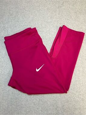 Nike Running Women’s Dri-Fit Leggings Fuschia Capri Length Medium